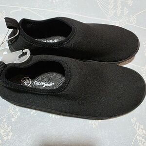Cat & Jack Water Shoes, Big Kids, Size 1, Color: Black.
